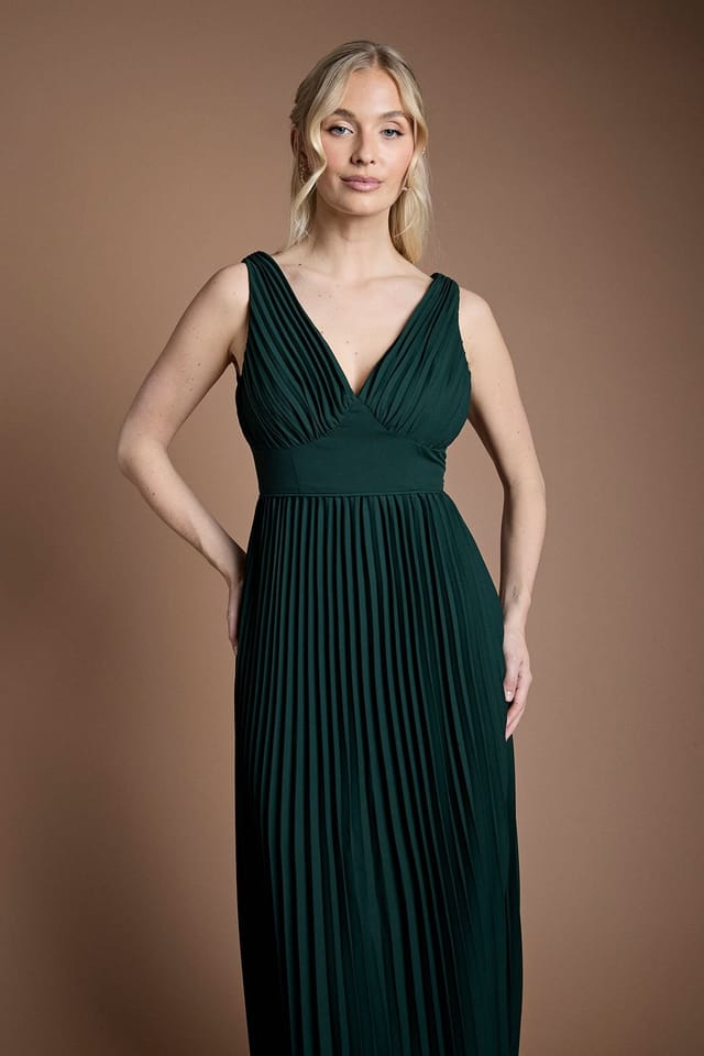 Coast Coast Women's Pleated Plunge Neck Maxi Bridesmaid Dress in Emerald - 2