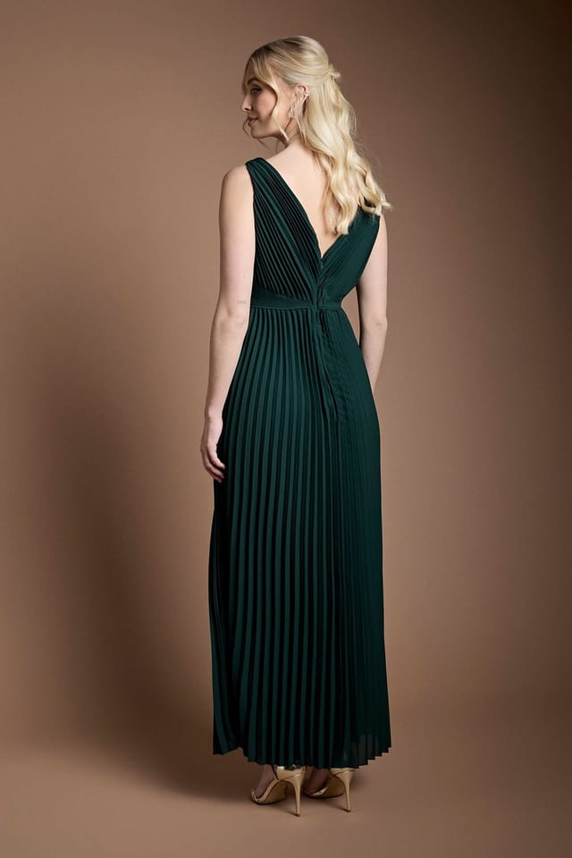 Coast Coast Women's Pleated Plunge Neck Maxi Bridesmaid Dress in Emerald - 3
