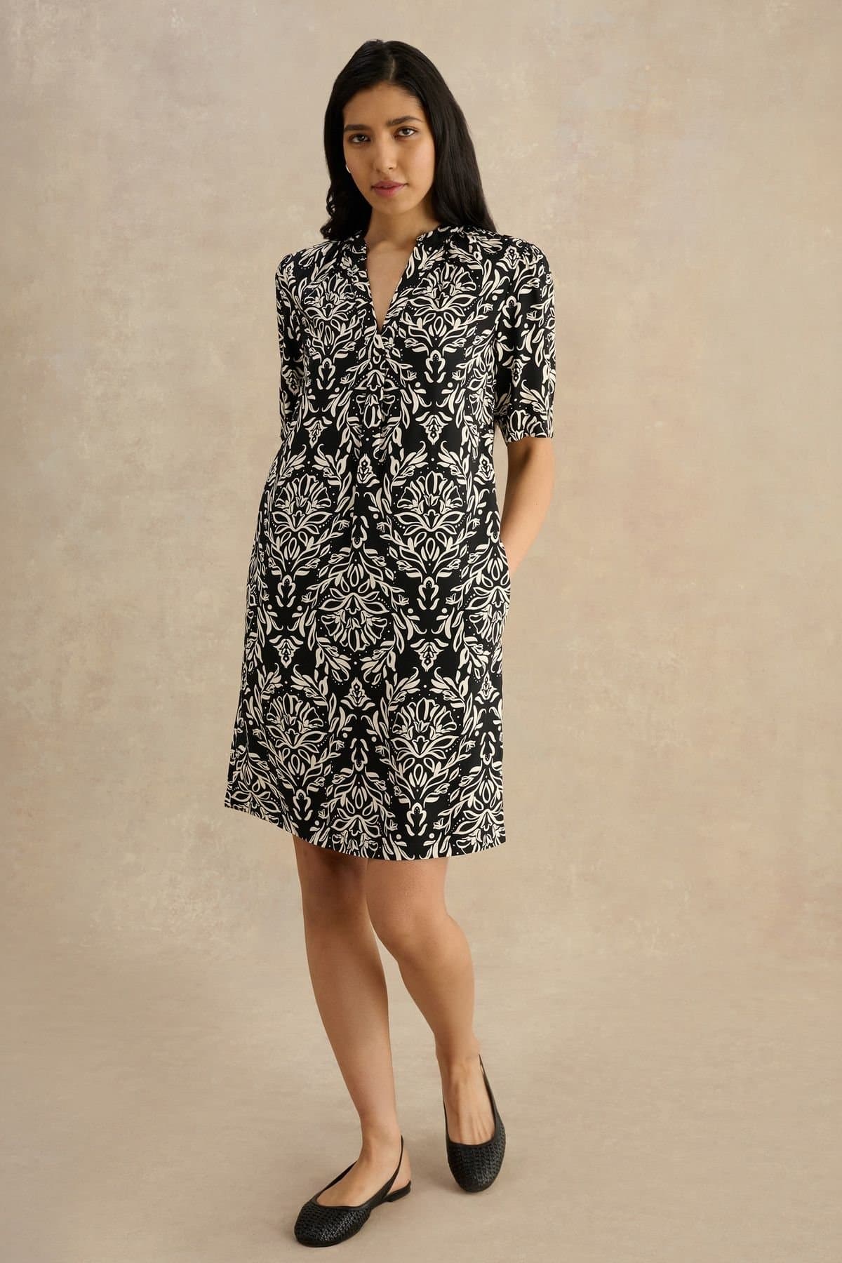 Hobbs London Hobbs London Women's Lucille V-Neck Dress in Black