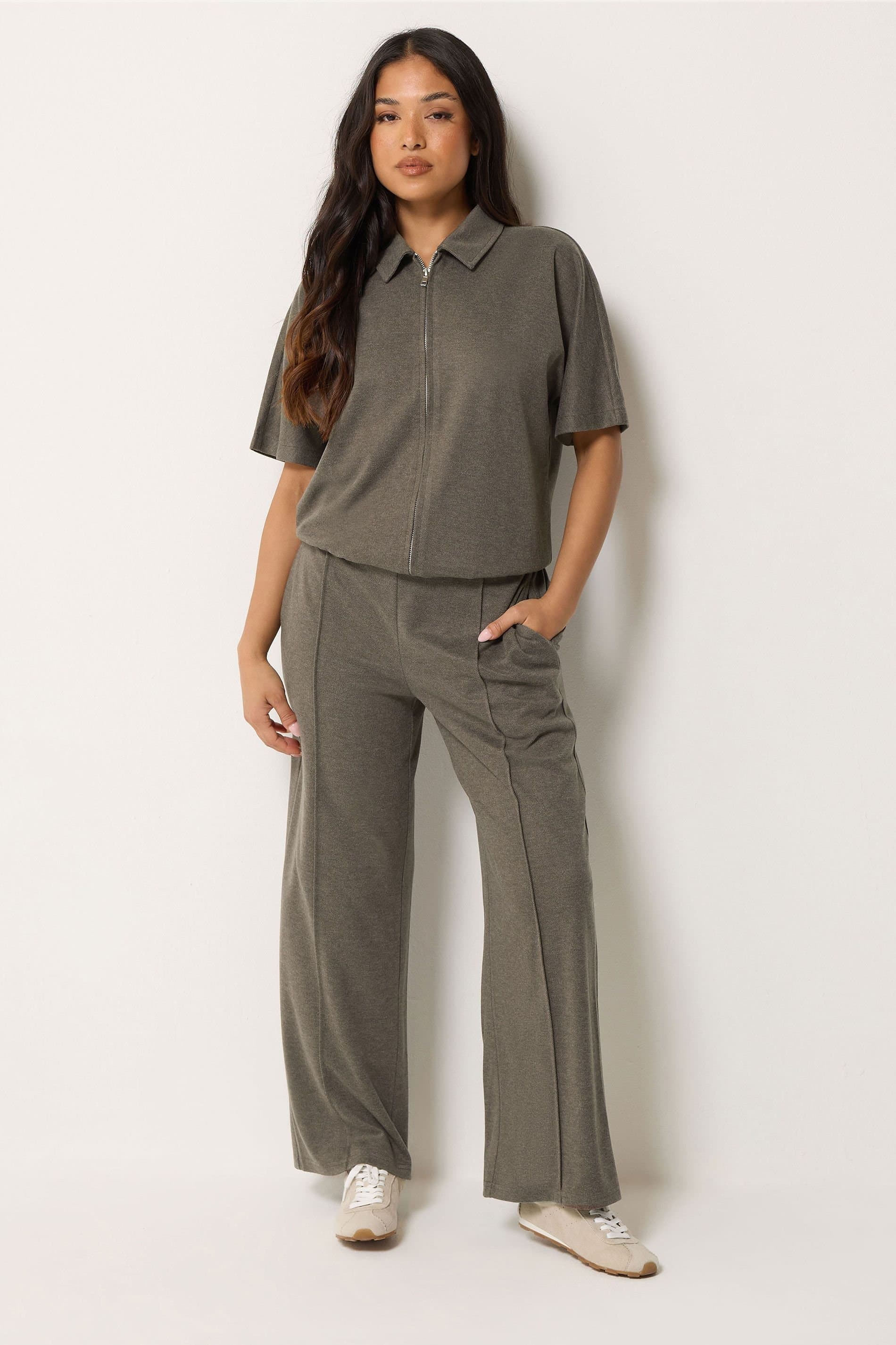 PixieGirl PixieGirl Women's Petite Brushed Short Sleeve Jacket & Wide Leg Trousers in Brown