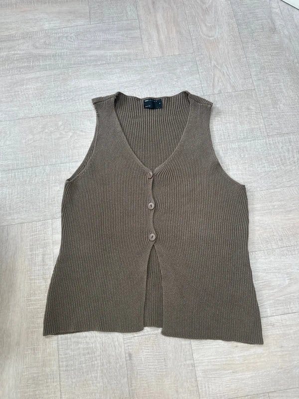 ASOS Design Brown Ribbed Knit Vest