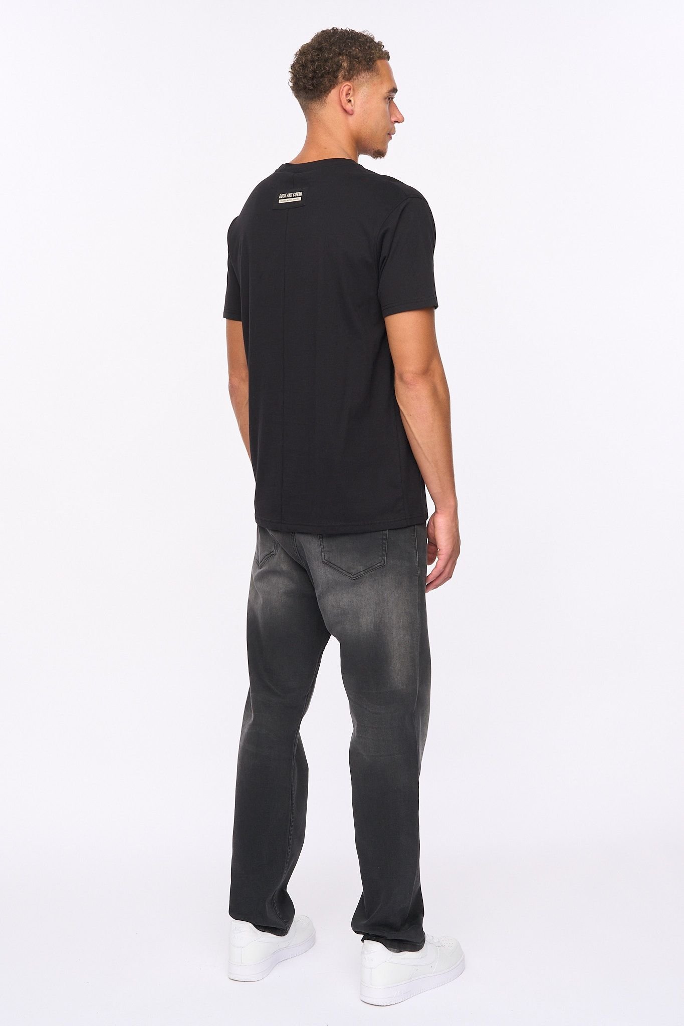 Duck&Cover Duck&Cover Men's Primatic T-Shirt in Black - 2