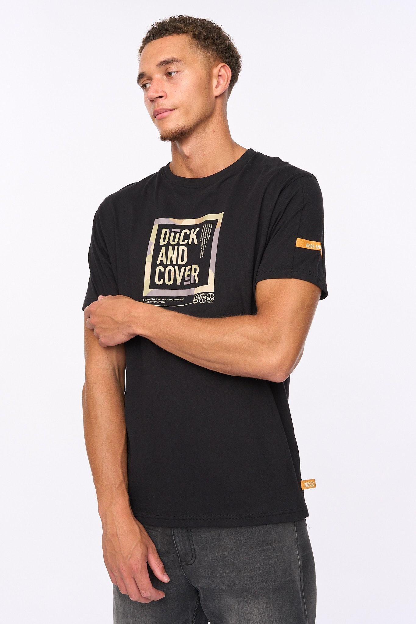 Duck&Cover Duck&Cover Men's Primatic T-Shirt in Black - 3