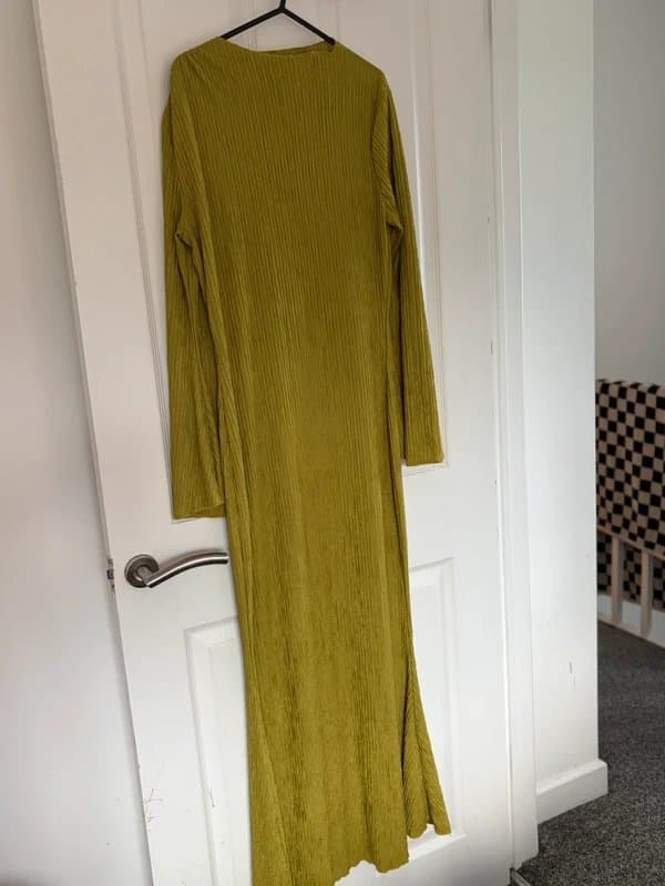 Shein Gorgeous Olive Green Plisse Dress Lettuce Hem Worn Once Size 12