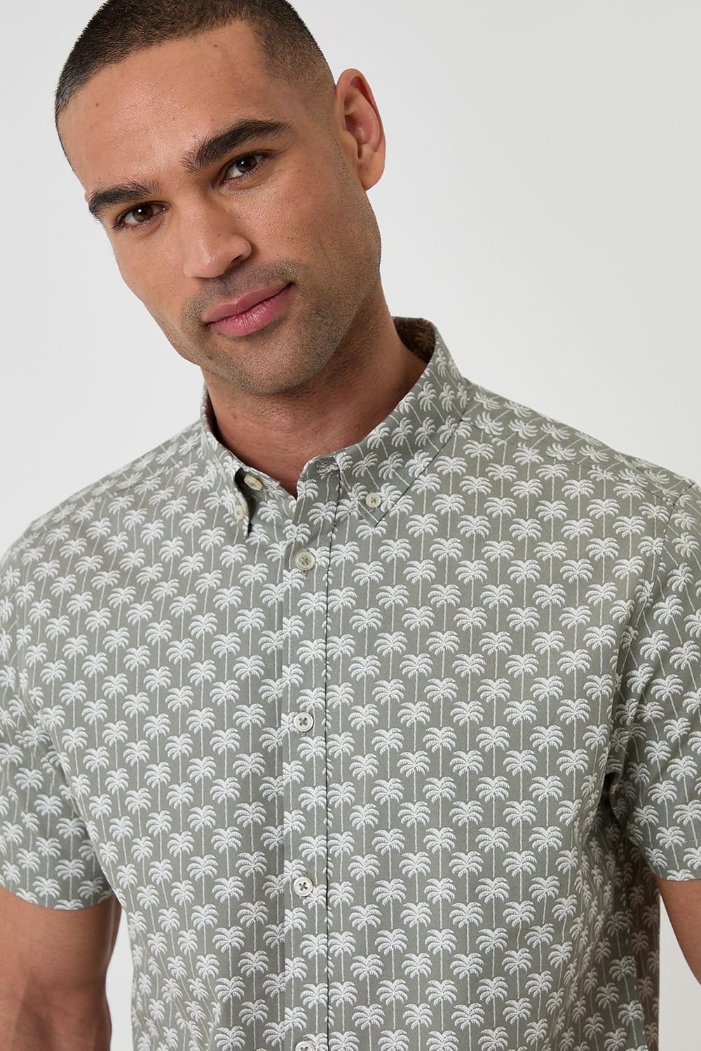 Threadbare threadbare Men's Palm Tree Print Cotton Poplin Short Sleeve Shirt in Pale Green - 4