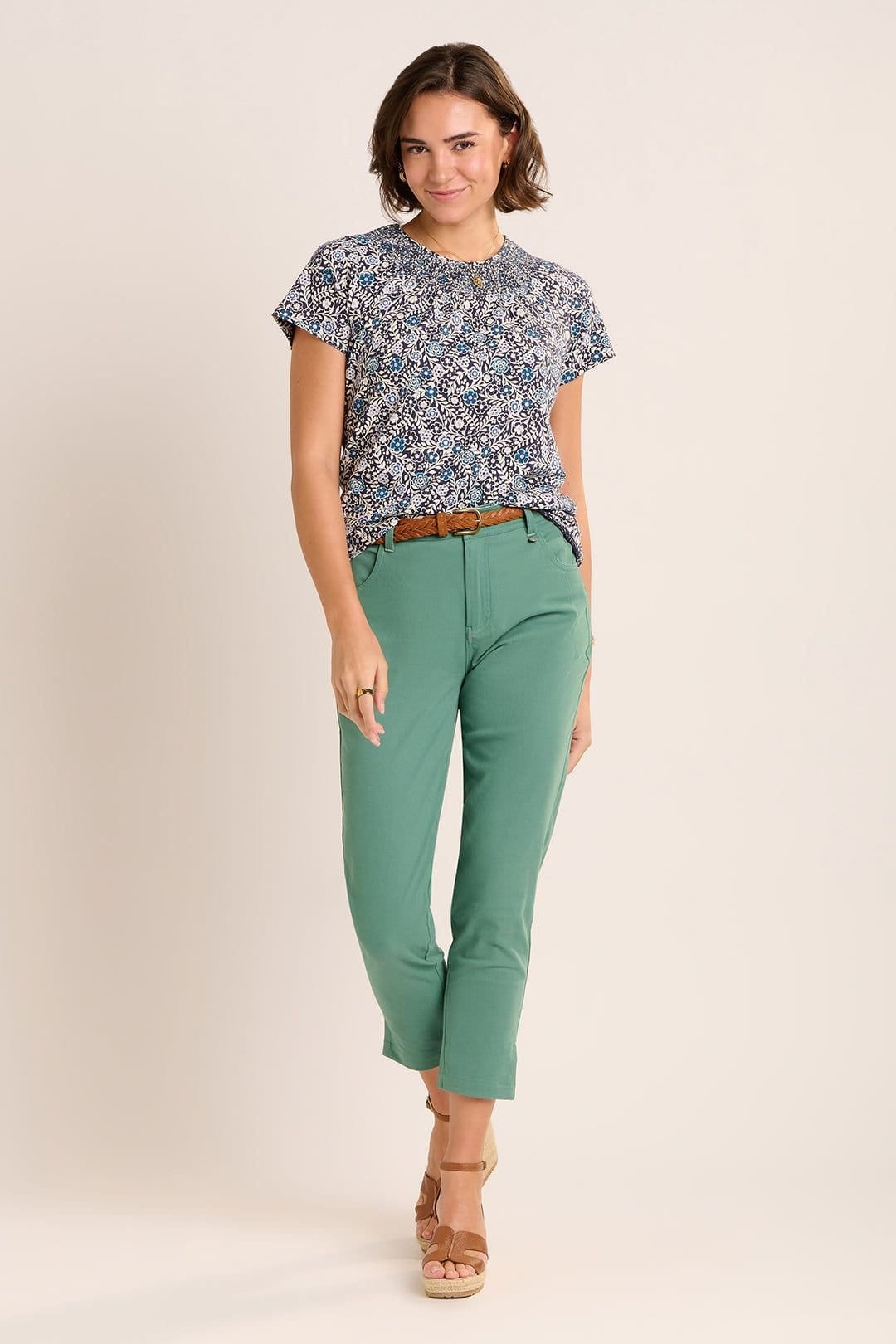Brakeburn Brakeburn Women's CROPPED BLAKE TROUSERS in Green - 4