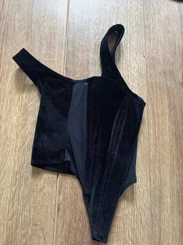 ASOS Brand new velvet corset