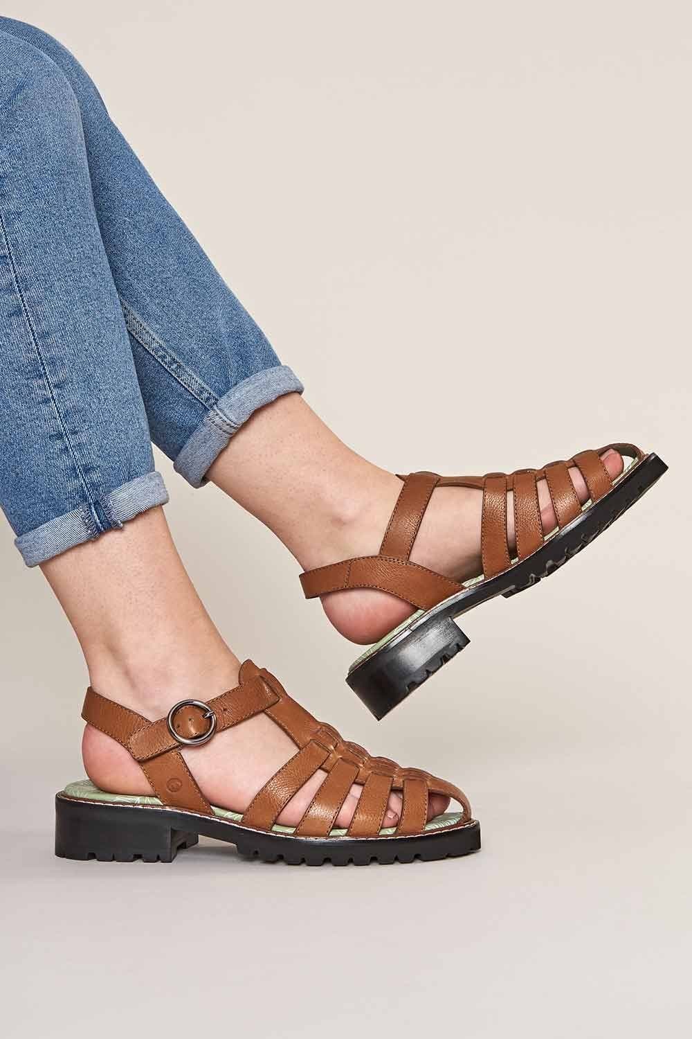 Moshulu Moshulu Tan Leather Fisherman Sandals