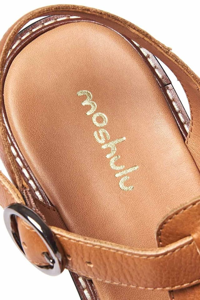 Moshulu Moshulu Women's 'Kynance' Leather Fisherman Sandals in Tan - 3