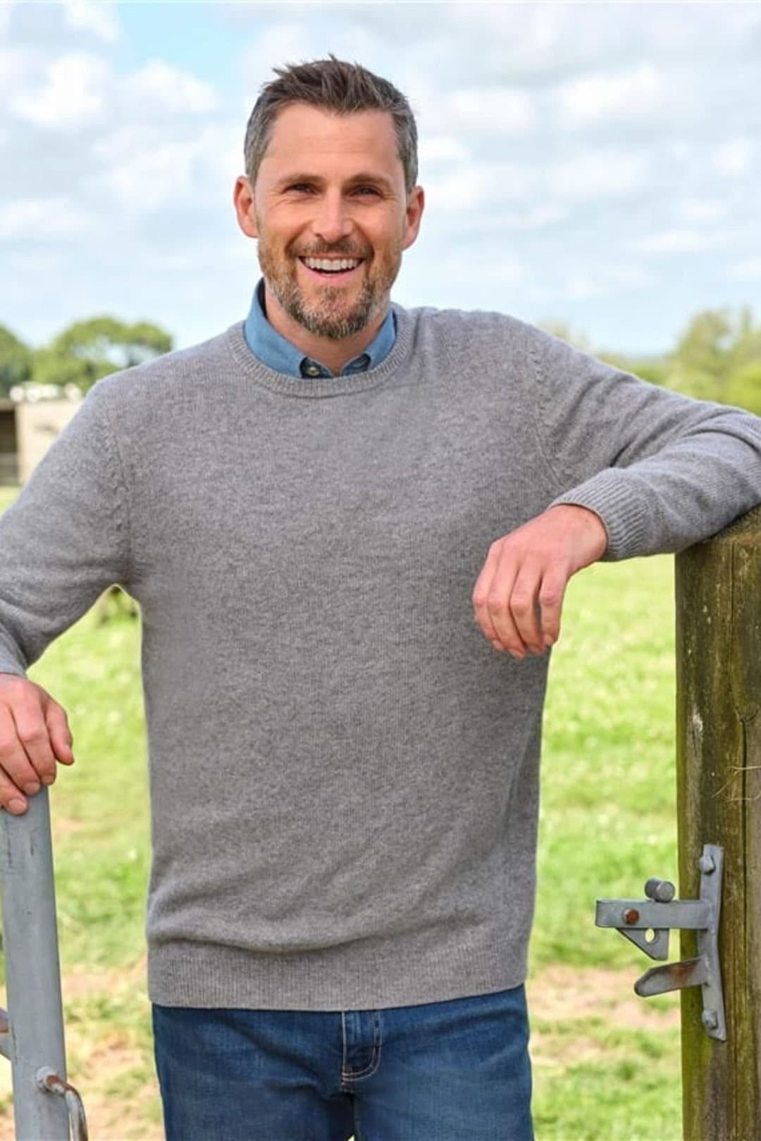 WoolOvers WoolOvers Men's 100% Lambswool Crew Neck Jumper in Grey