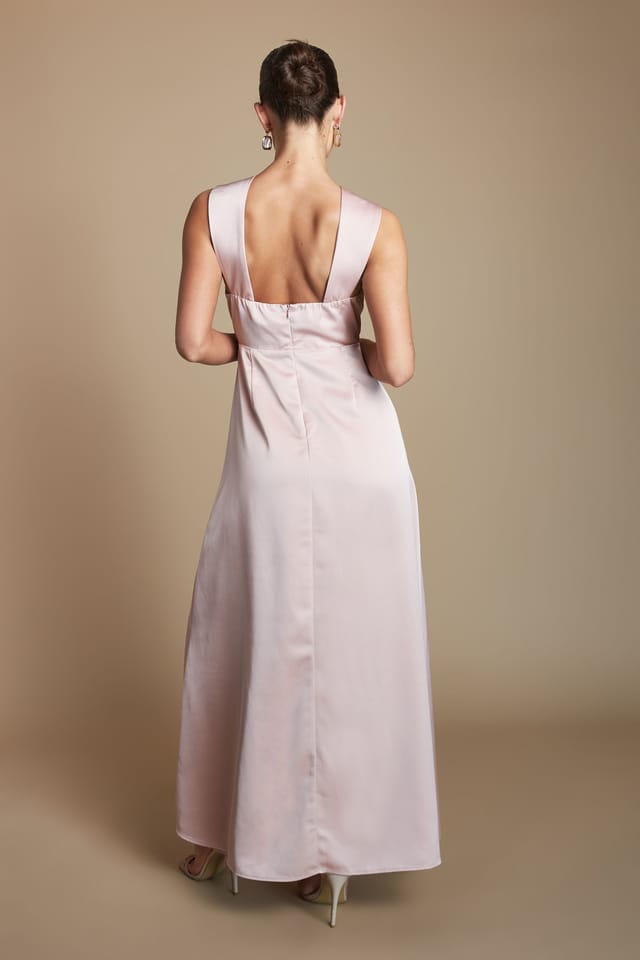 Coast Coast Women's Petite Twisted Halterneck Satin Maxi Bridesmaid Dress in Blush - 3