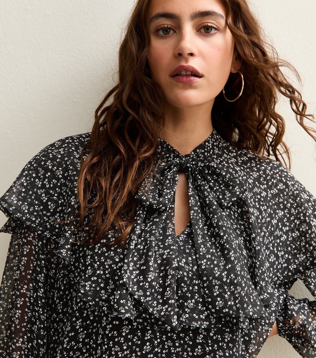 New Look Women's Black Ditsy Floral Print Tie Neck Blouse New Look