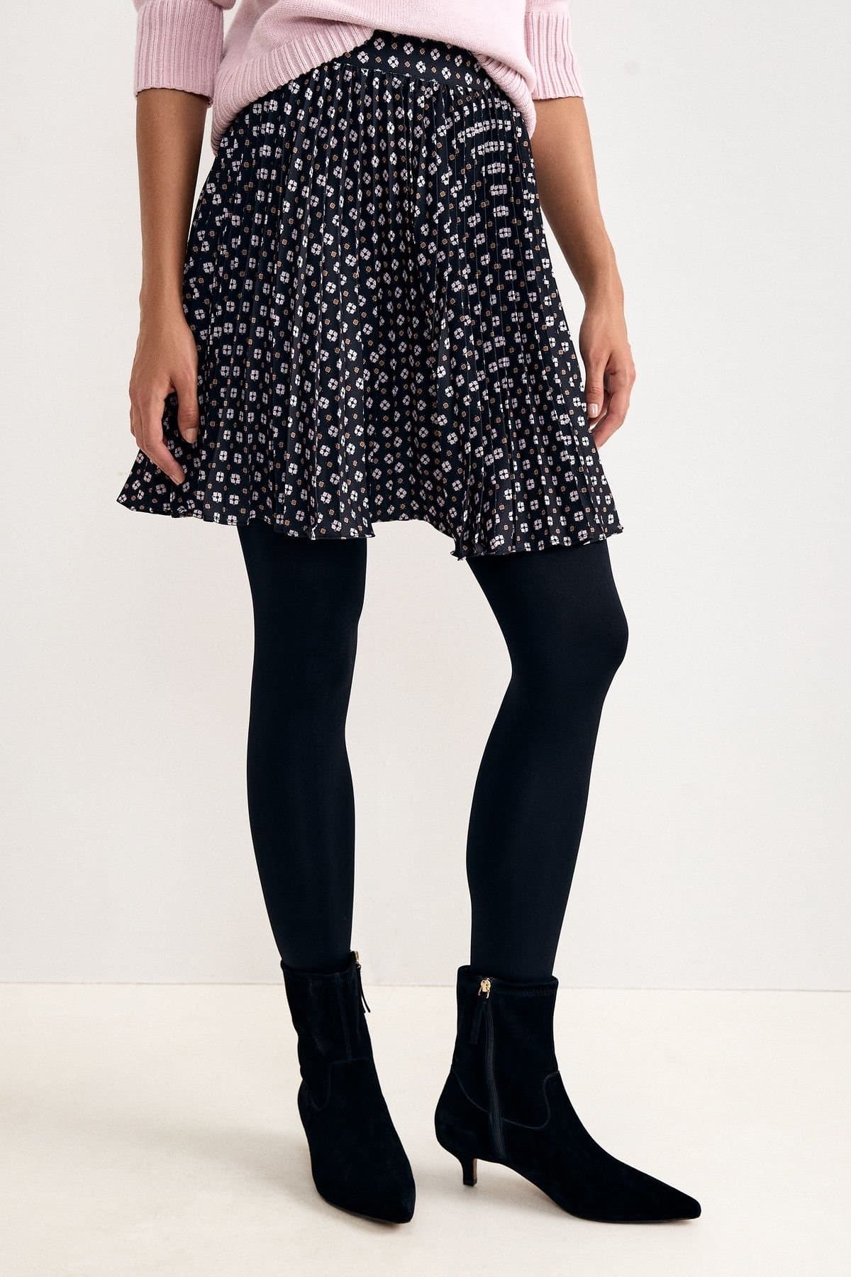Phase Eight Phase Eight Women's Mairi Mini Skirt in True Black