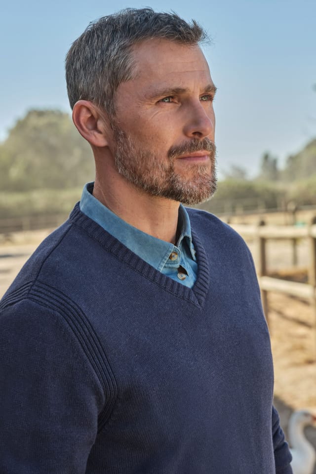 WoolOvers WoolOvers Men's Essential Cotton V Neck Jumper in Navy - 2