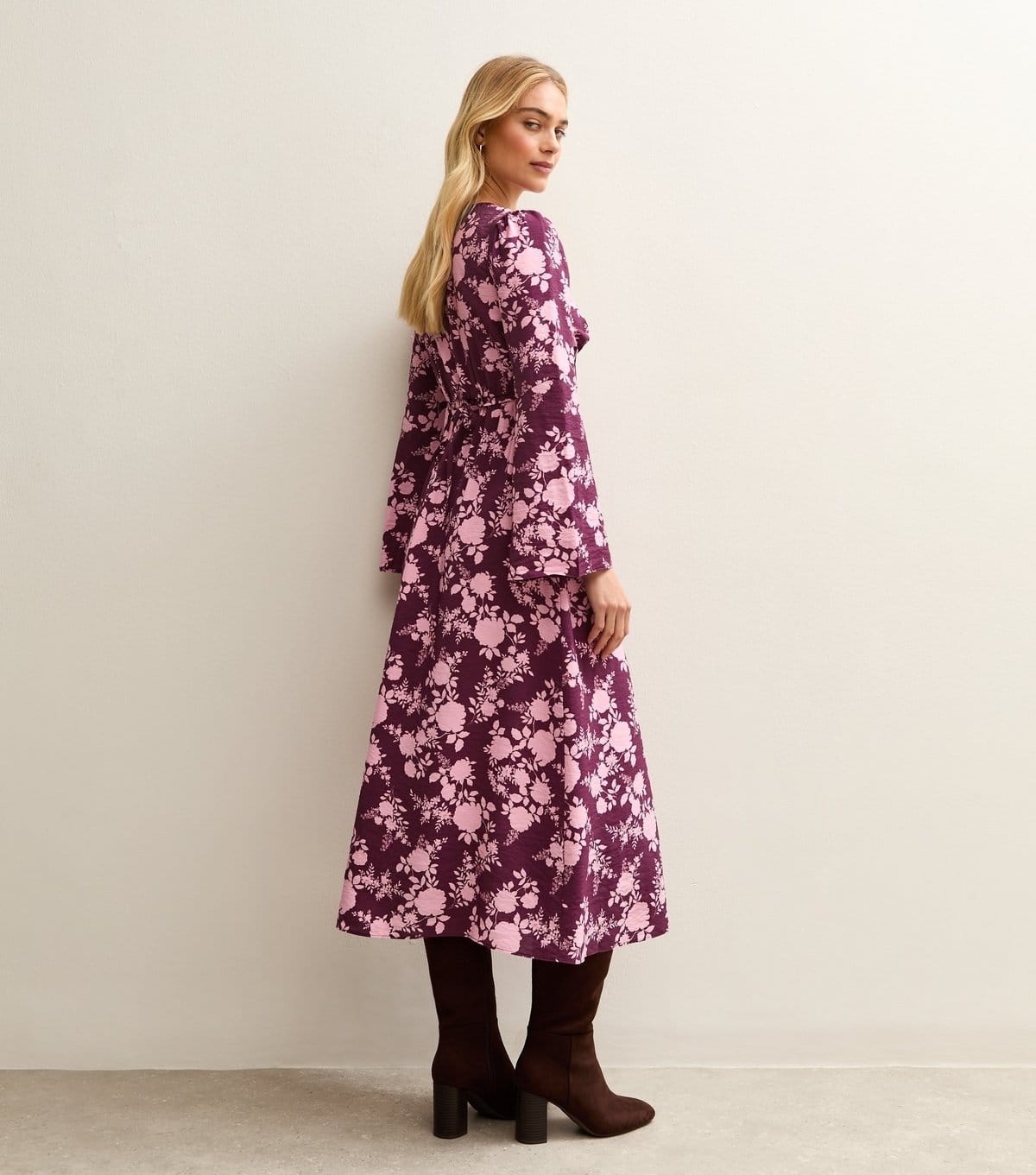 New Look Women's Pink Floral Velvet Devore V-Neck Midi Dress New Look - 4