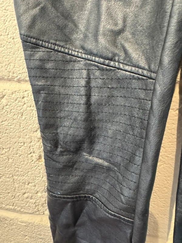 New Look Women’s black leather type leggings trouser