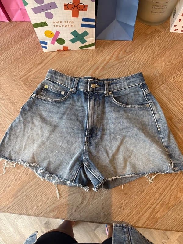 Topshop Topshop denim shorts!