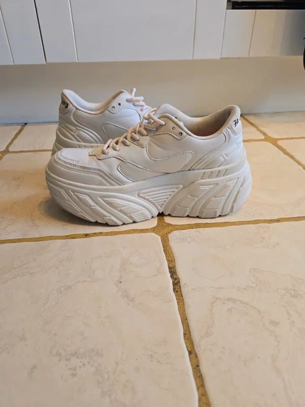 Bershka Women's girls Bershka Hello Kitty Chunky Trainers great condition