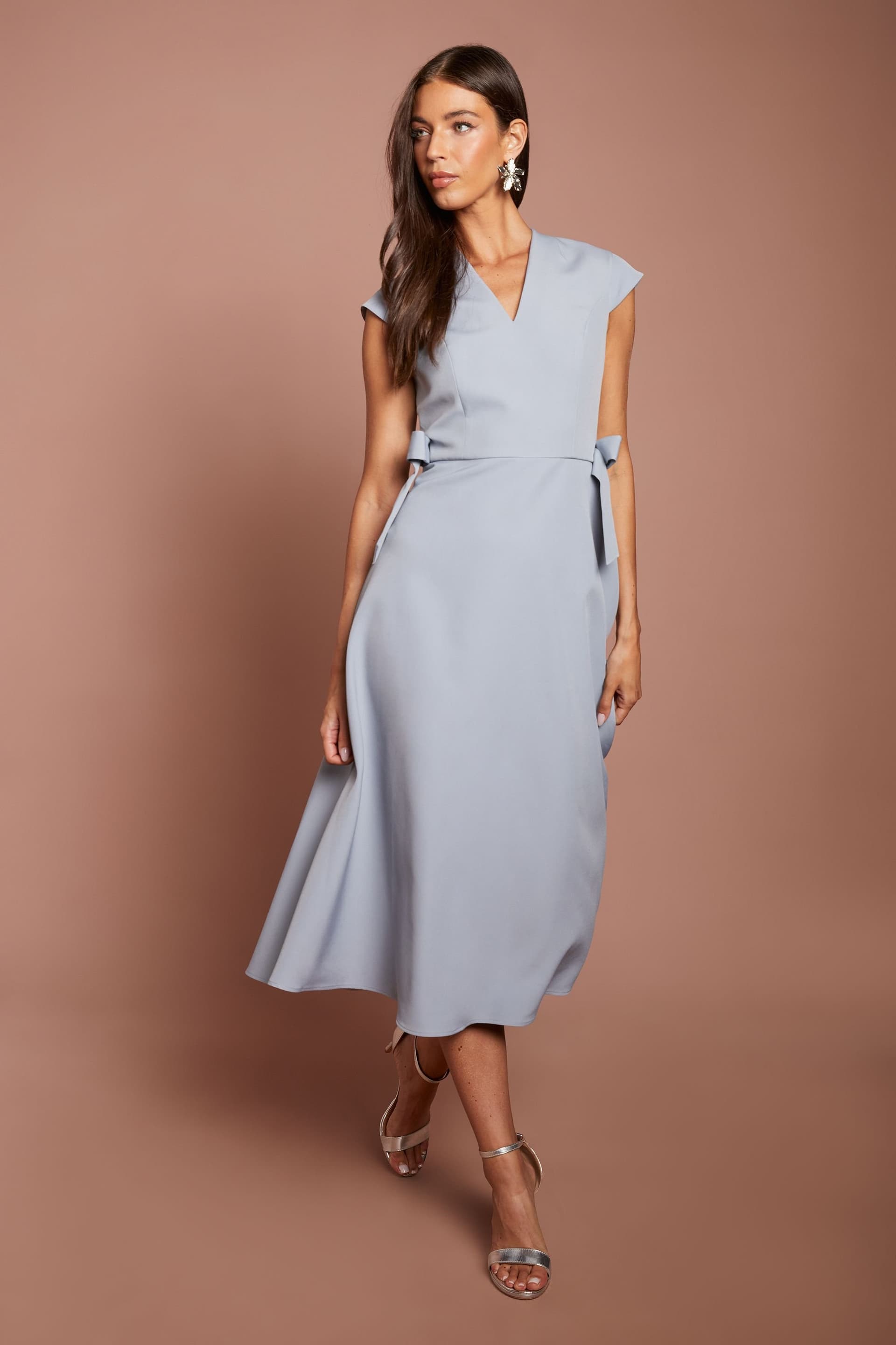 Coast Coast Women's Bow Waist Detail Cap Sleeve Midi Dress in Dusty Blue