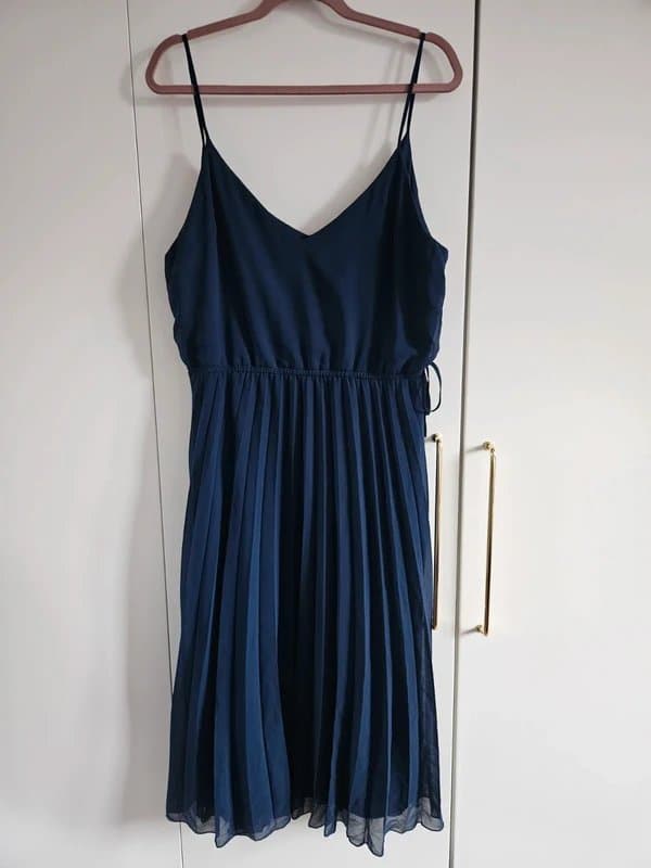 ASOS ASOS Design pleated cami midi dress in navy - size 16