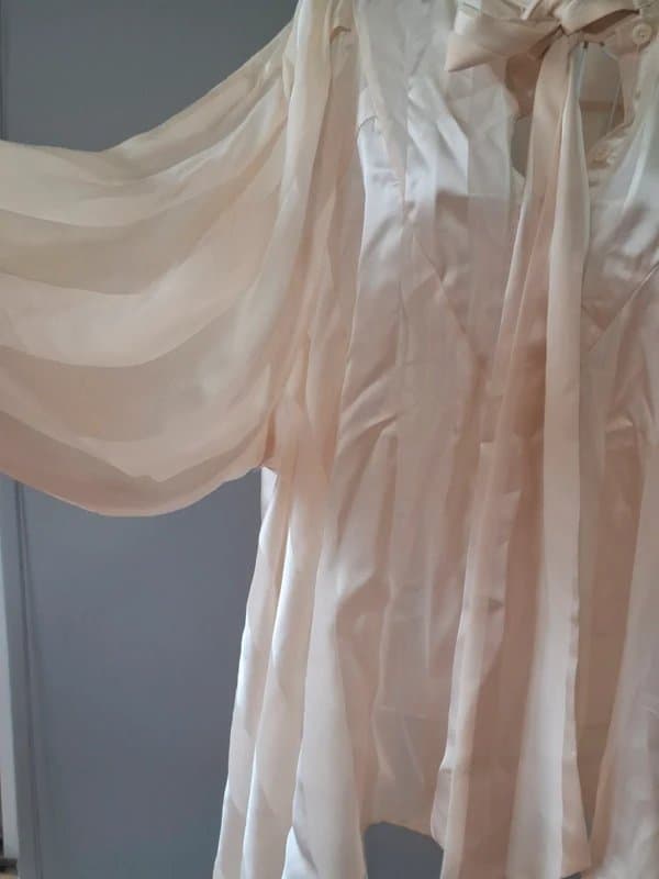 icy white Icy White romantic cream chiffon blouse – size M