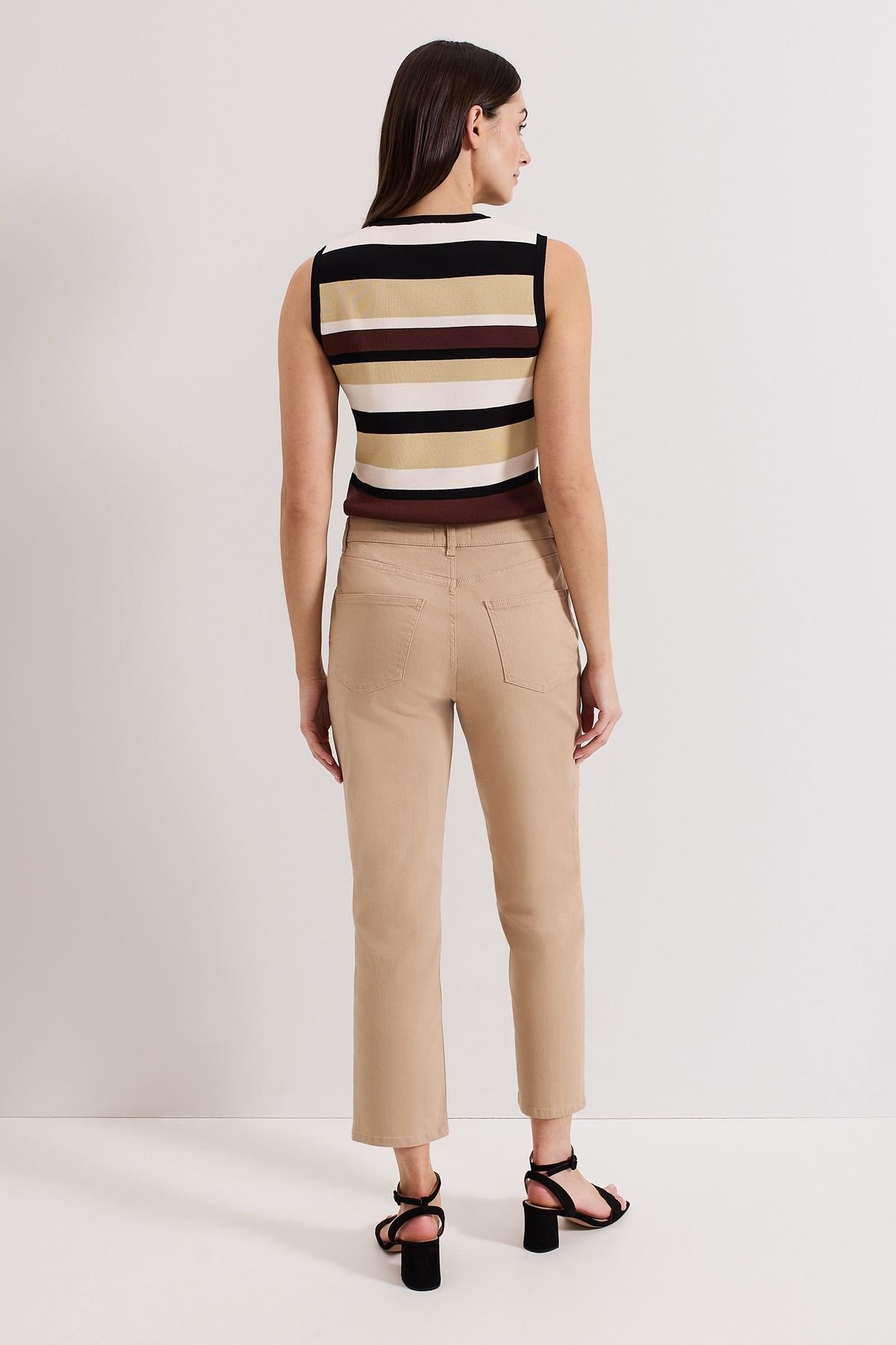 Phase Eight Phase Eight Women's Lindsey Cropped Straight Leg Jean in Light Tan - 4