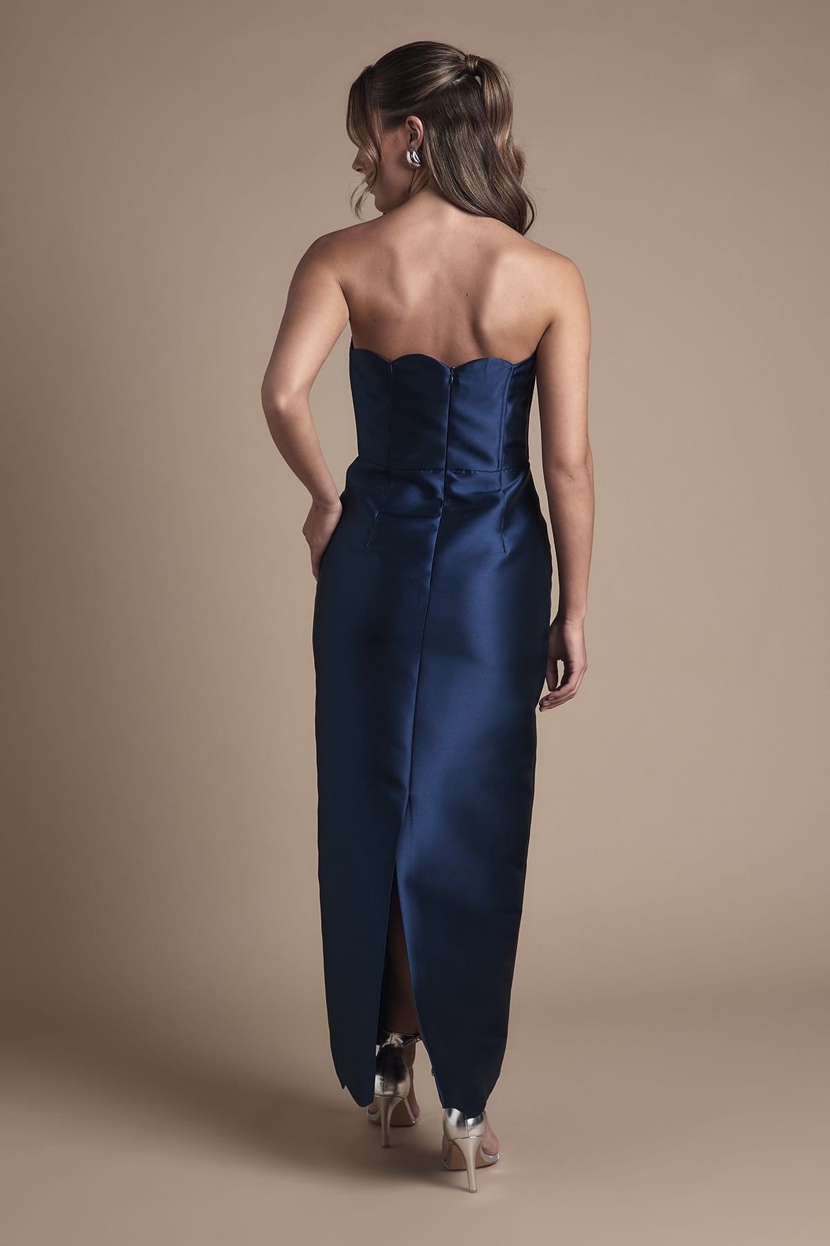 Coast Coast Women's Scallop Detail Twill Column Bridesmaid Dress in Navy - 4