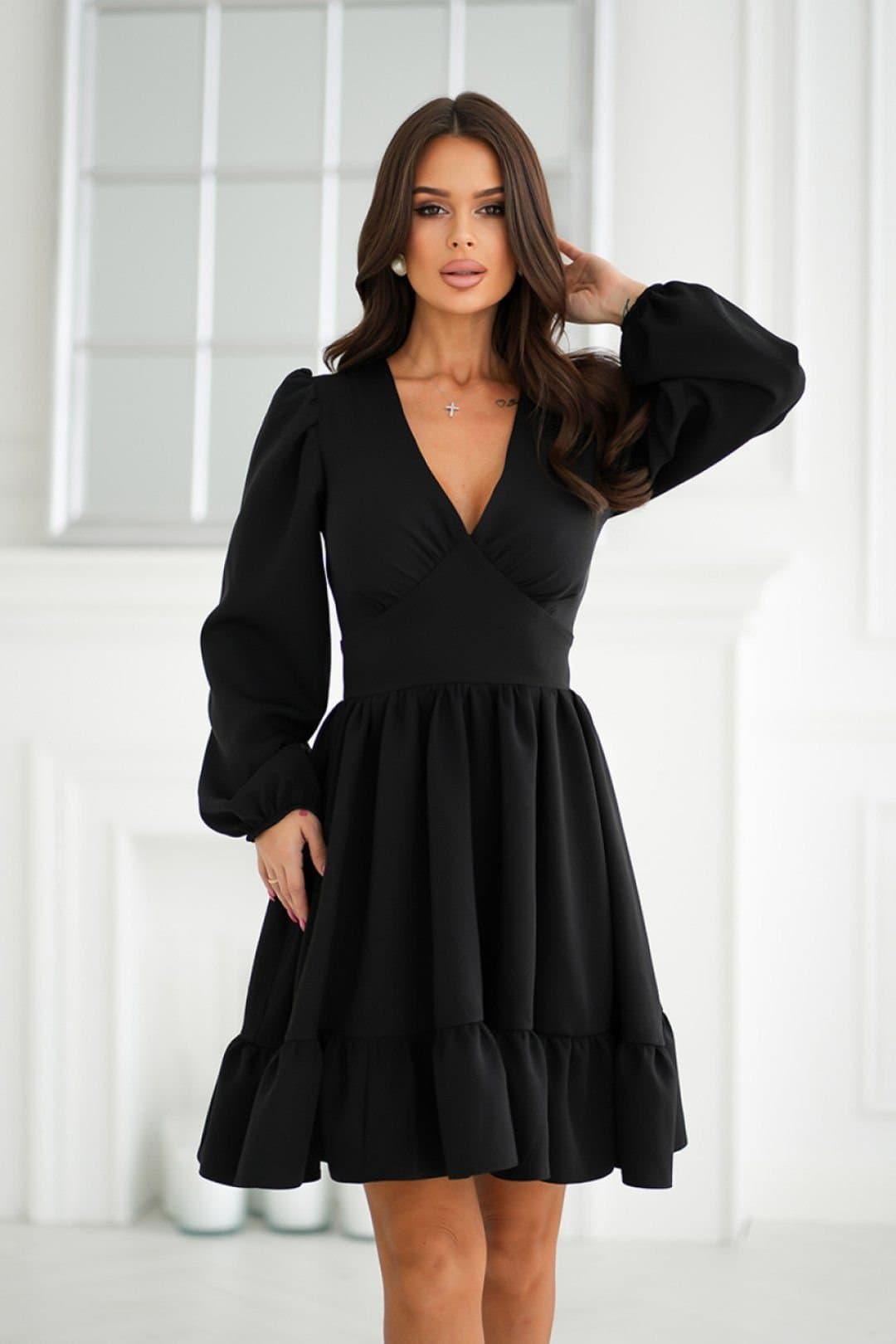 Love Lace Love Lace Women's Bicolor Long Sleeve Cocktail Dress with Ruffle Hem in Black