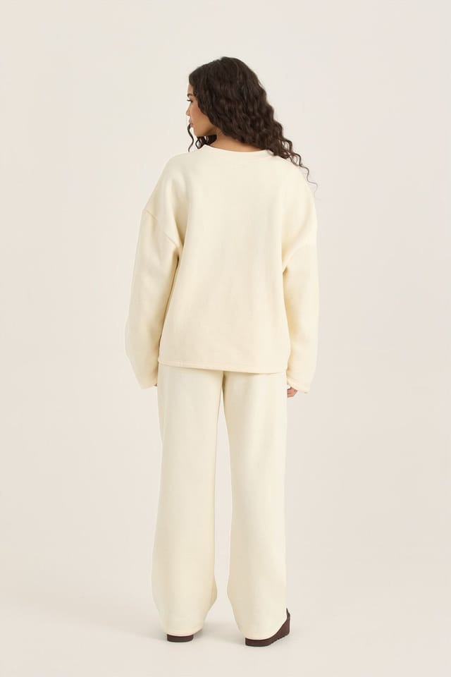 Loom Archives Loom Archives Women's LOOM Ruched Sleeve Detail Sweat Shirt in Cream - 2