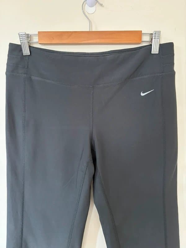 Nike Nike Dri-FIT Women’s Grey Cropped Capris - Size Medium / 12