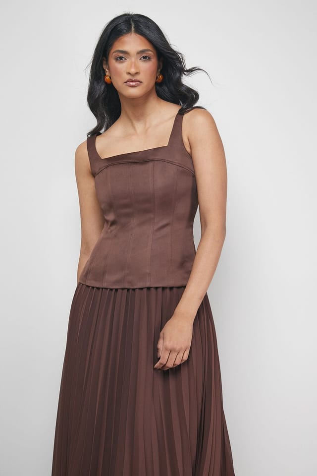 Warehouse Warehouse Women's Satin Fitted Bodice Chiffon Pleated Skirt Midi Dress in Chocolate - 2
