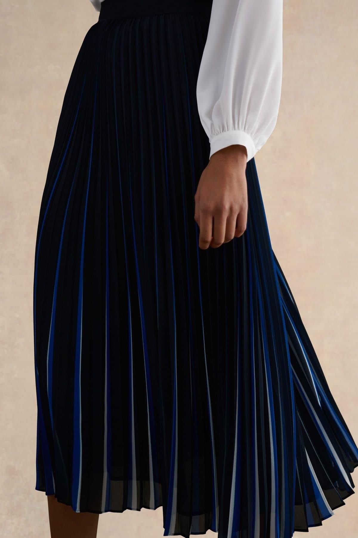 Hobbs London Hobbs London Dark Navy Pleated Midi Skirt