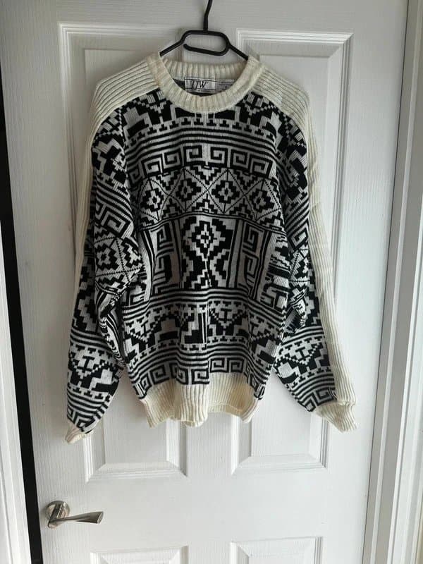 Vintage Dressing Vintage Y2K Mervyn’s TJW Black & White Geometric Pattern Crewneck Sweater Men’s Size M