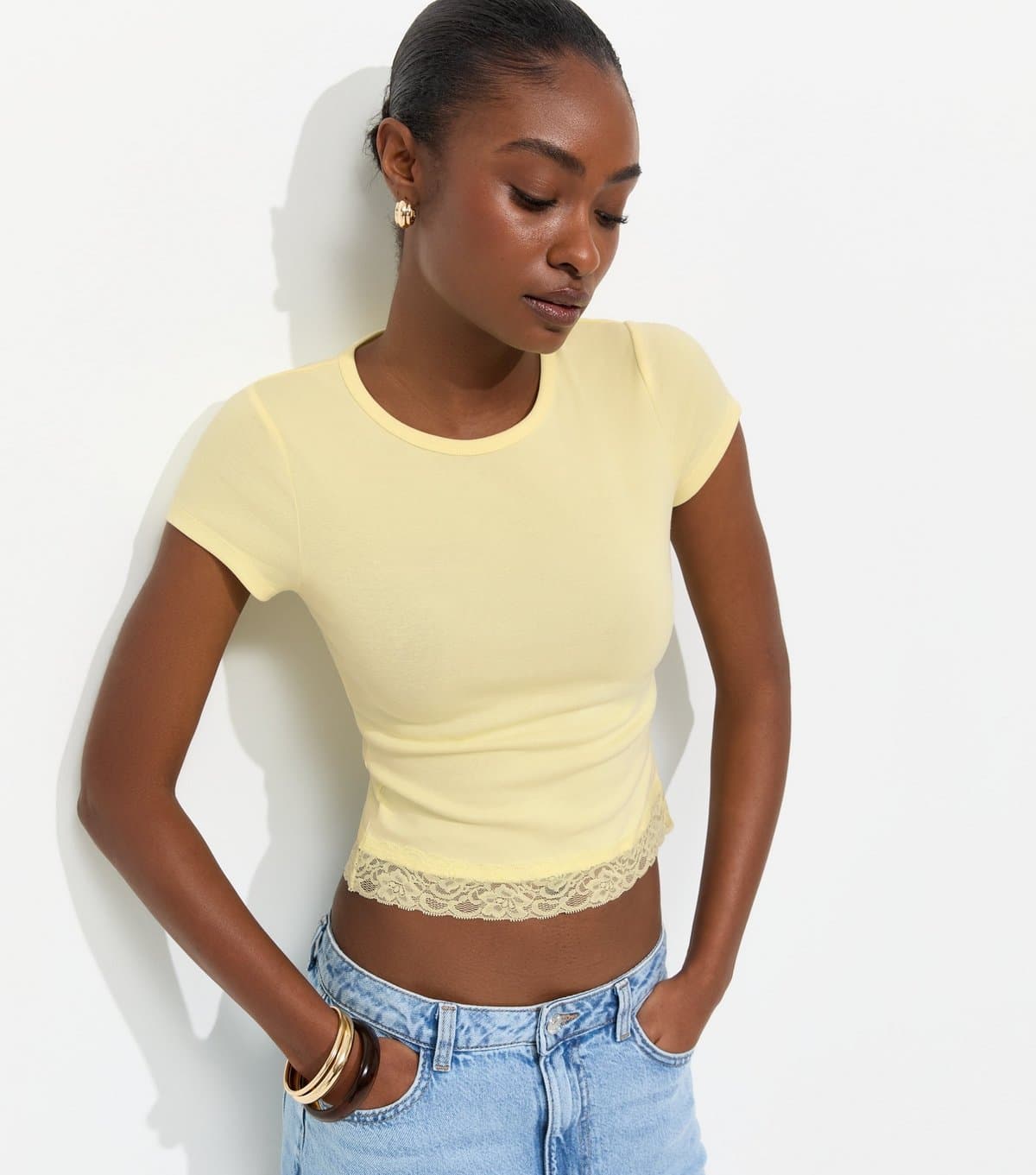 New Look Women's Light Yellow Cotton Rich Lace Hem Baby Tee T-Shirt New Look