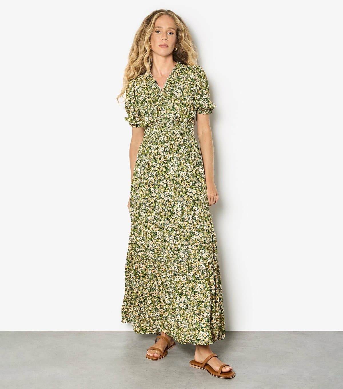 Apricot Women's Khaki Floral Print V-Neck Maxi Dress Apricot New Look