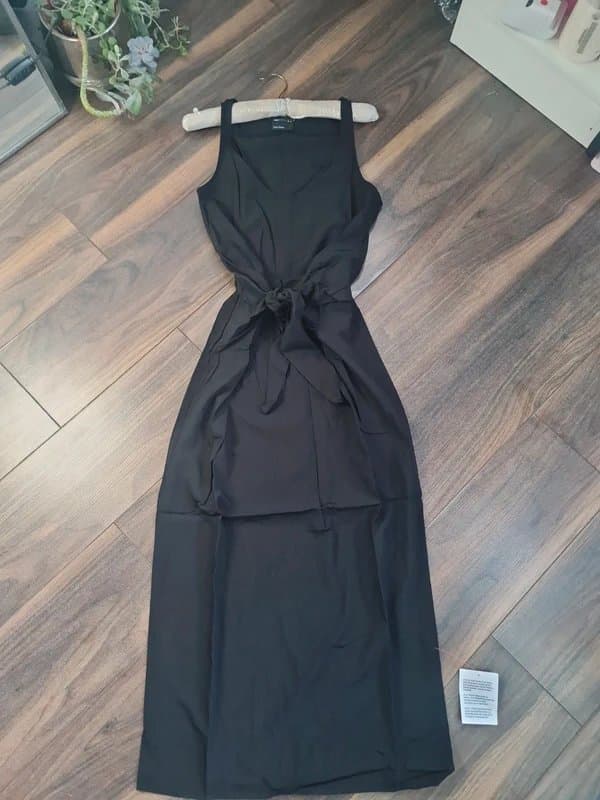 ASOS Design Asos black v neck maxi dress tie waist fits 6 8 new