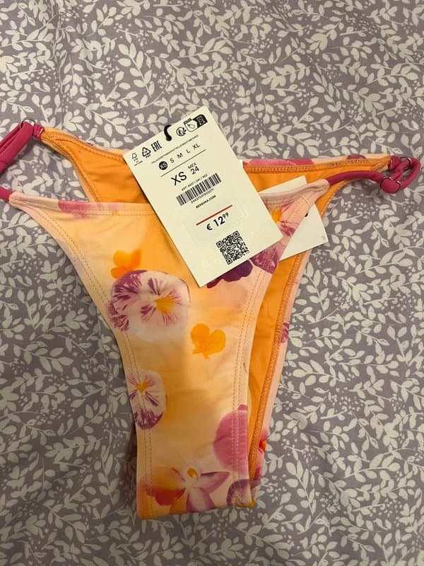 Bershka Bershka floral bikini bottoms