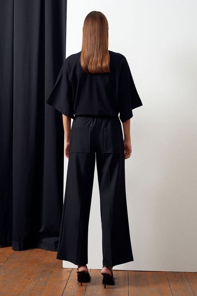 Dilvin Dilvin Women's Wide-leg Belted Crepe Trousers in Black - 2
