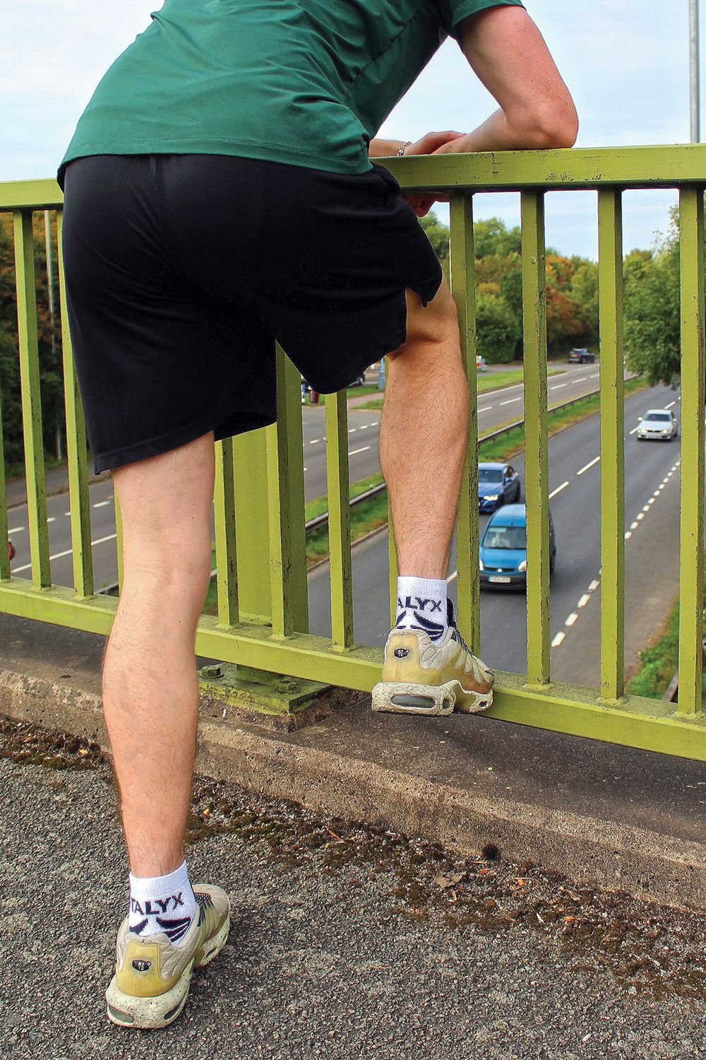 TALYX TALYX Men's 12 Pack Bamboo Ankle Non Slip Grip Socks in White - 4