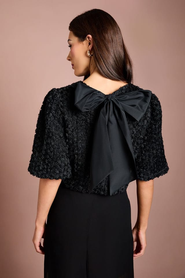 Coast Coast Women's 3D Floral Blouse With Organza Tie in Black - 3