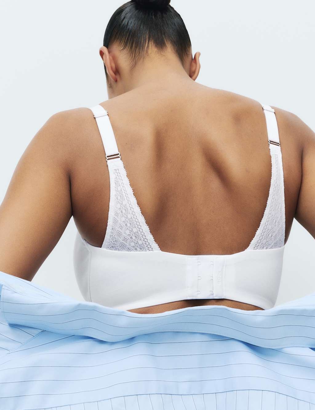 Marks & Spencer M&S Cool Comfort™ Cotton Rich Minimiser Bra C-H White - 3