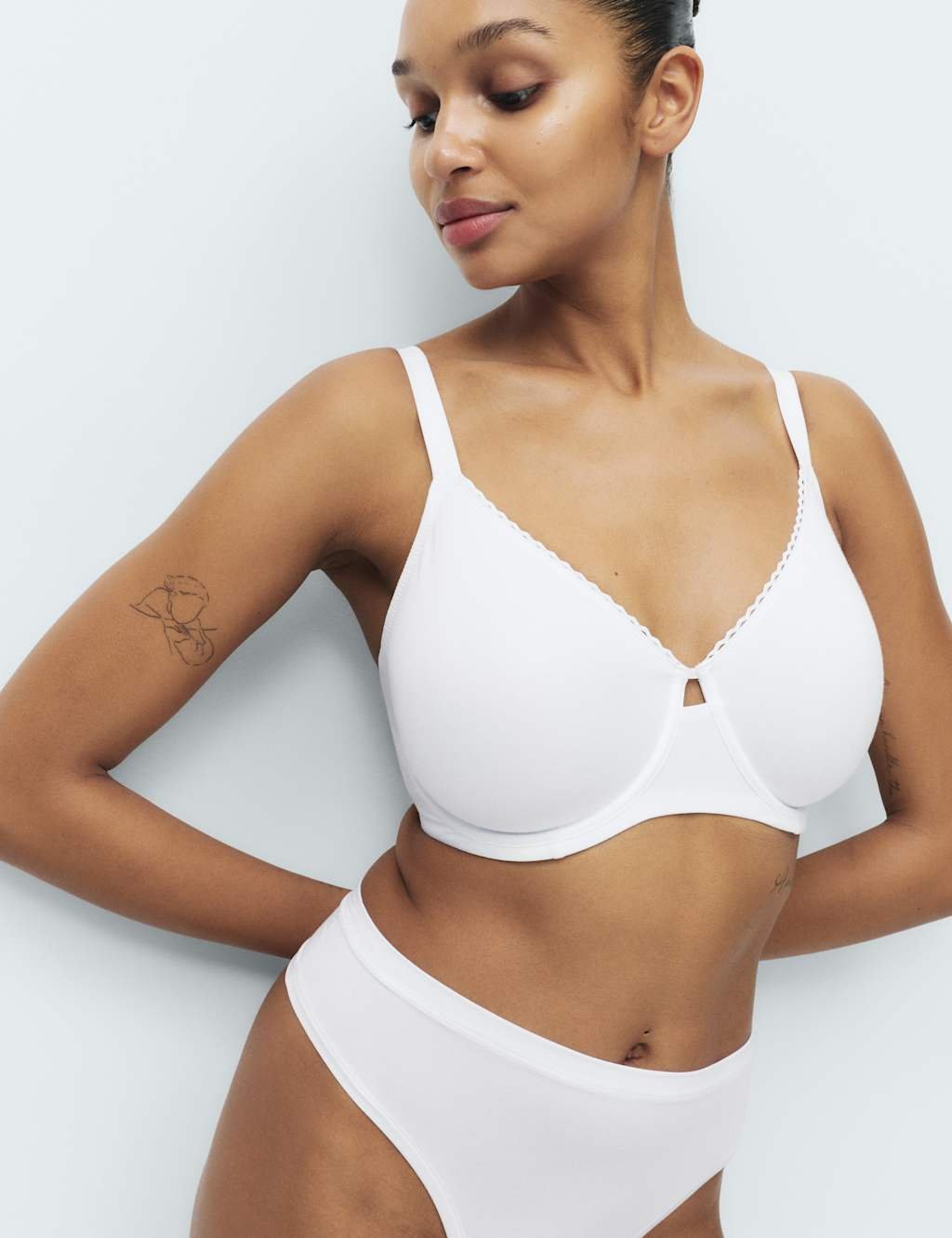 Marks & Spencer M&S Cool Comfort™ Cotton Rich Minimiser Bra C-H White - 4