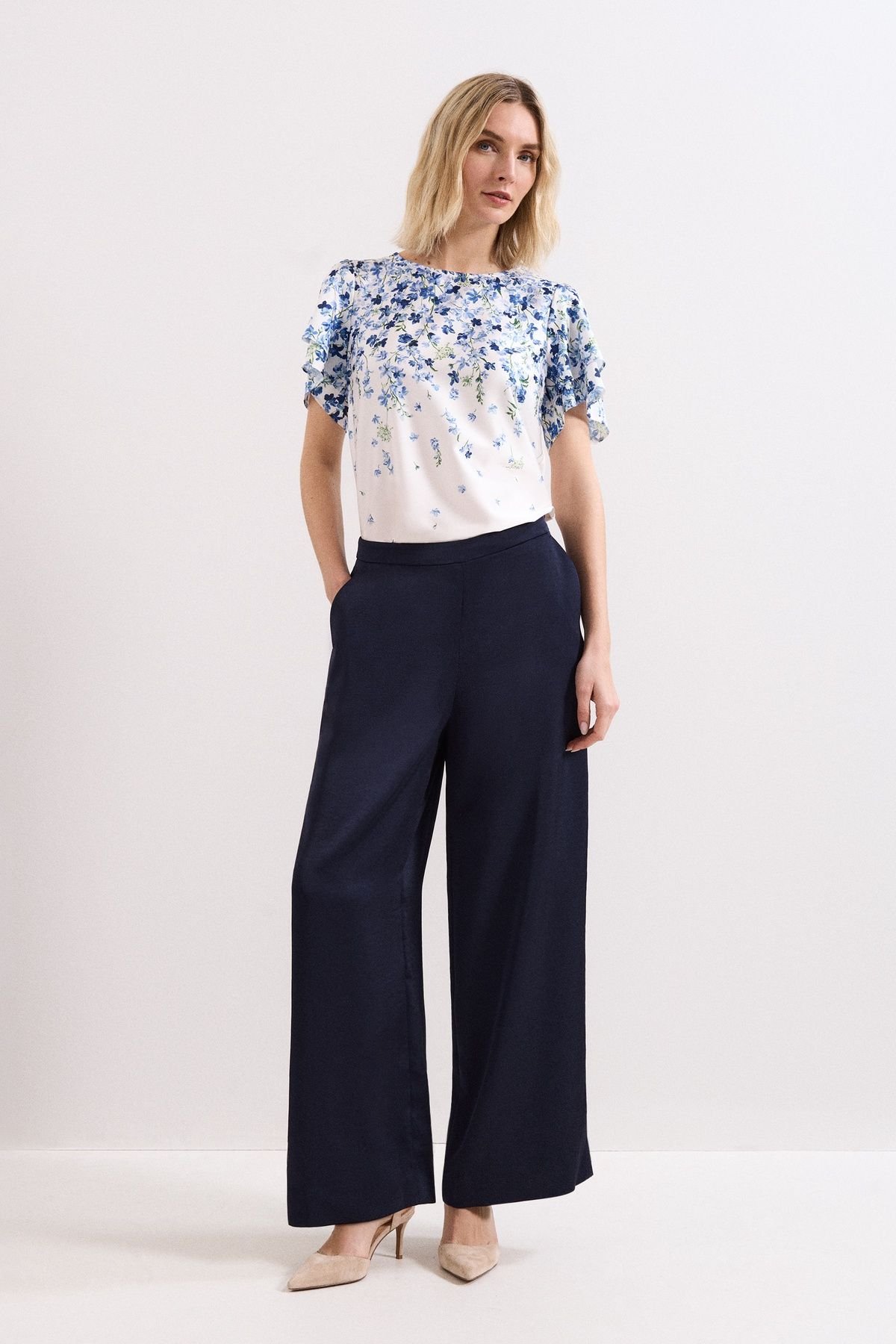Phase Eight Phase Eight Women's Rowan Floral Top in Blue - 3