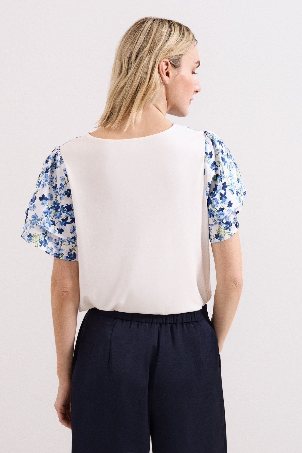 Phase Eight Phase Eight Women's Rowan Floral Top in Blue - 4