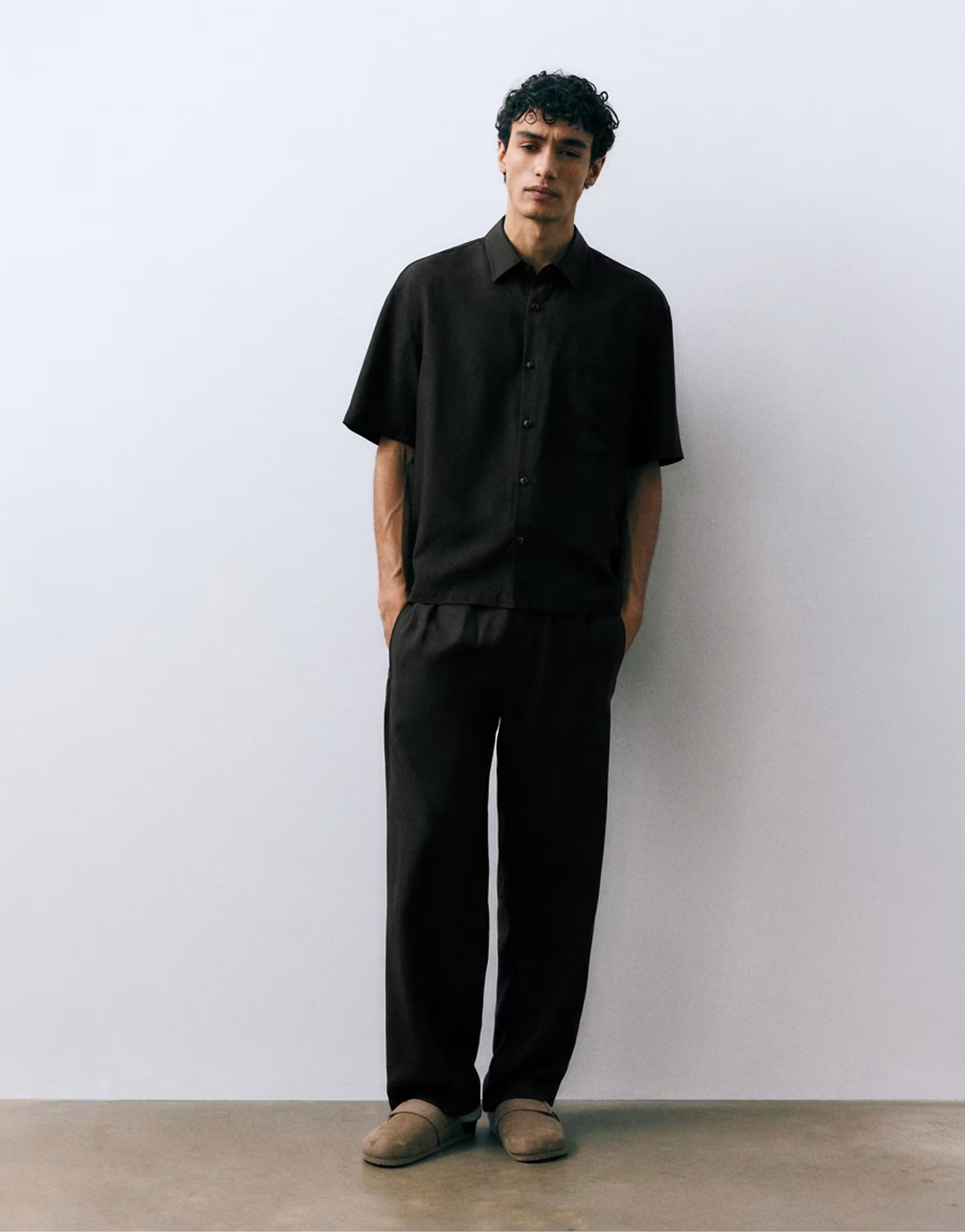 ASOS Pull&Bear Short sleeve shirt with pocket in black