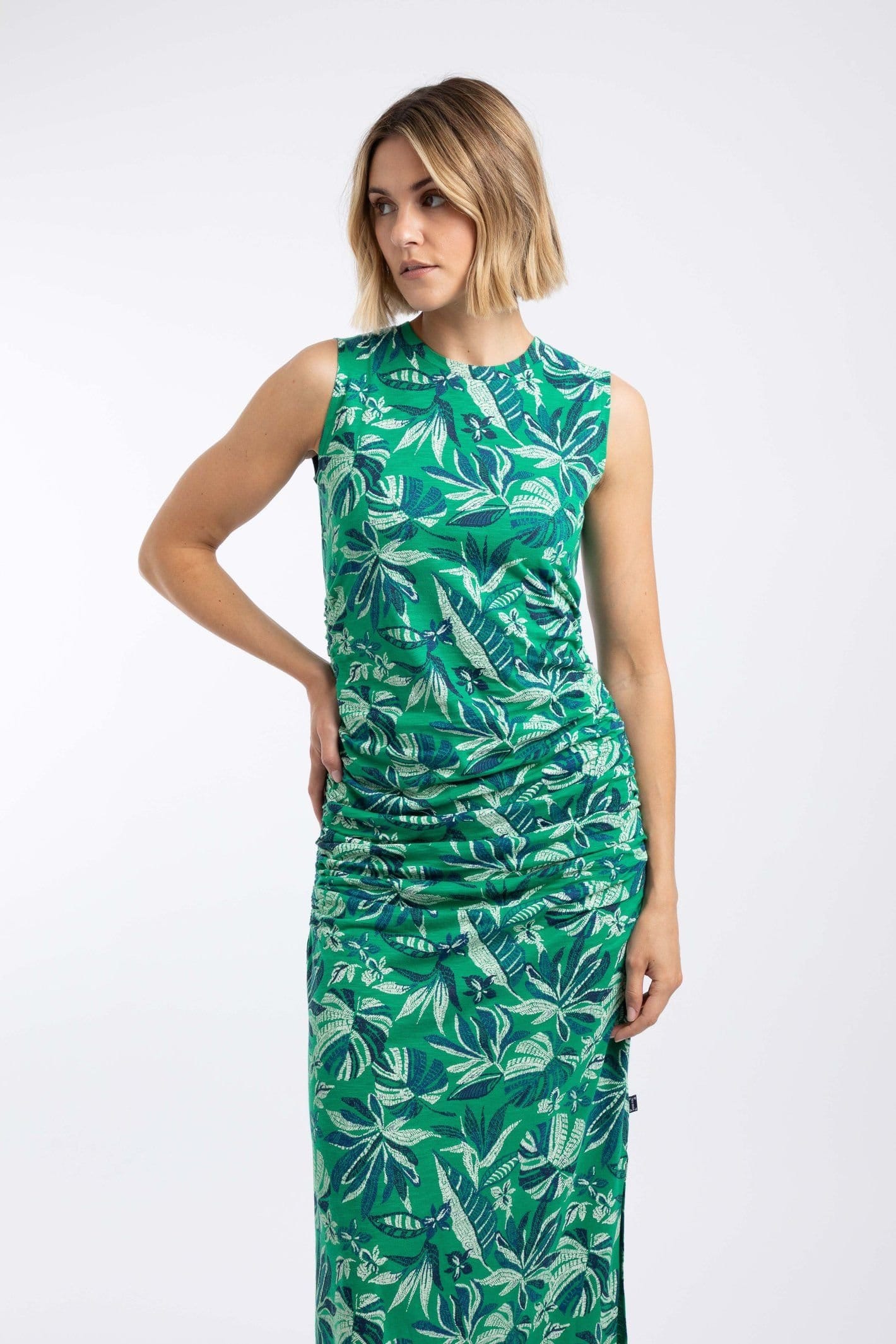 Weird Fish Weird Fish Women's Tansley Printed Sleeveless Midi Dress in Green - 4