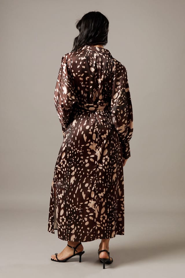 Warehouse Warehouse Women's Print Satin Batwing Split Side Midi Shirt Dress in Animal - 3