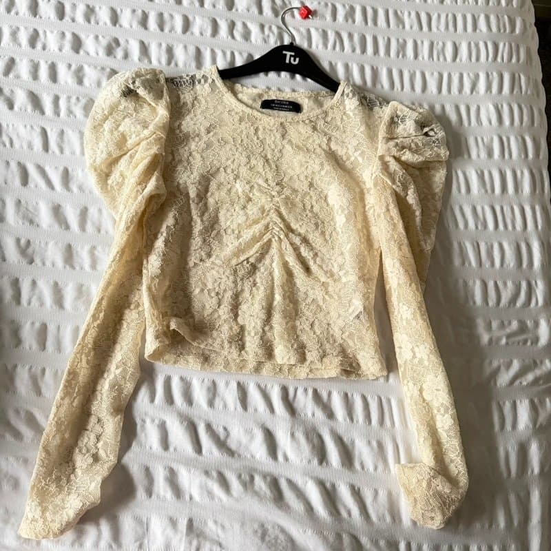 Bershka Bershka Lace Crop Top – Size S  Elegant