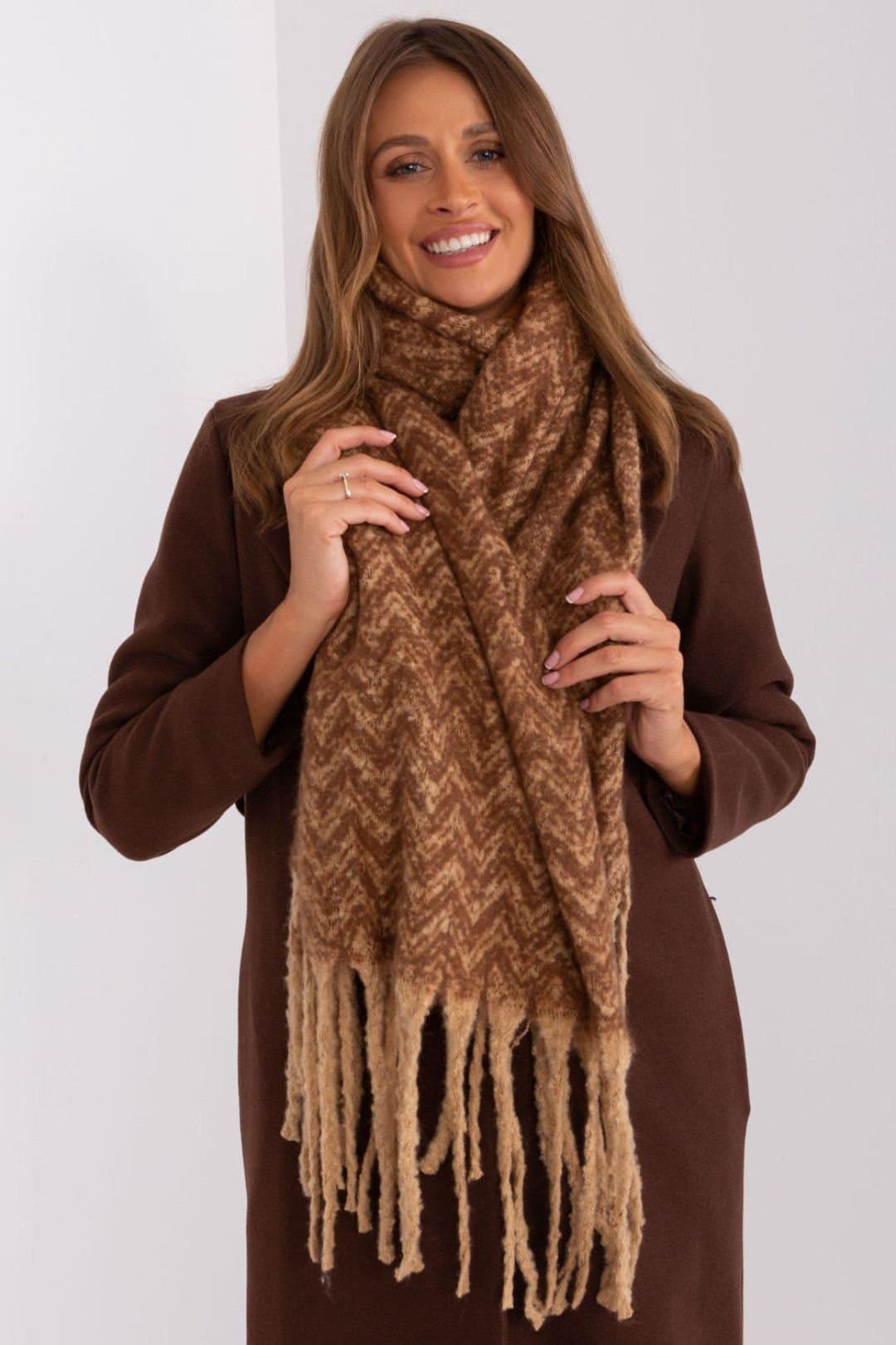 Love Lace Love Lace Women's Long Geometric Pattern Polyester Scarf with Tassels Warm in Brown