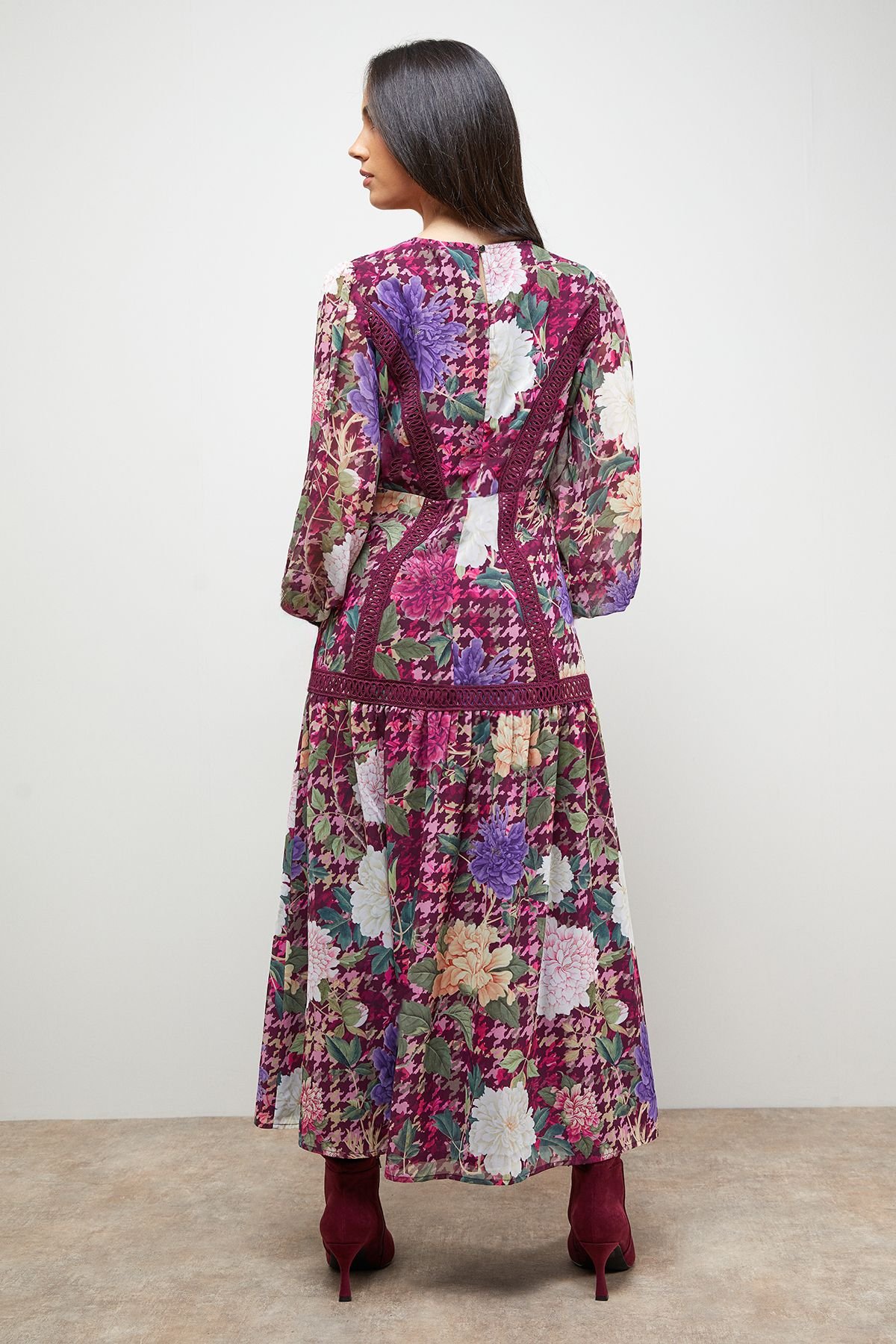 Oasis Oasis Women's Lace Detail Balloon Sleeve Drop Hem Midi Dress in Floral - 3